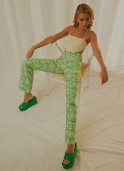 Rolla's Rolla's - Jade Floral Bootcut Pant - Apple
