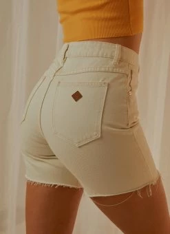 Abrand - A Claudia Cut Off Short - Stone White