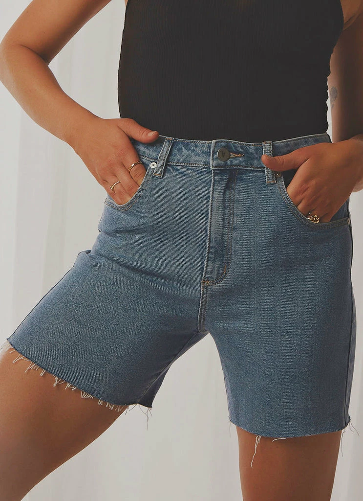 Abrand - A Claudia Cut Off - Georgia - Image 3